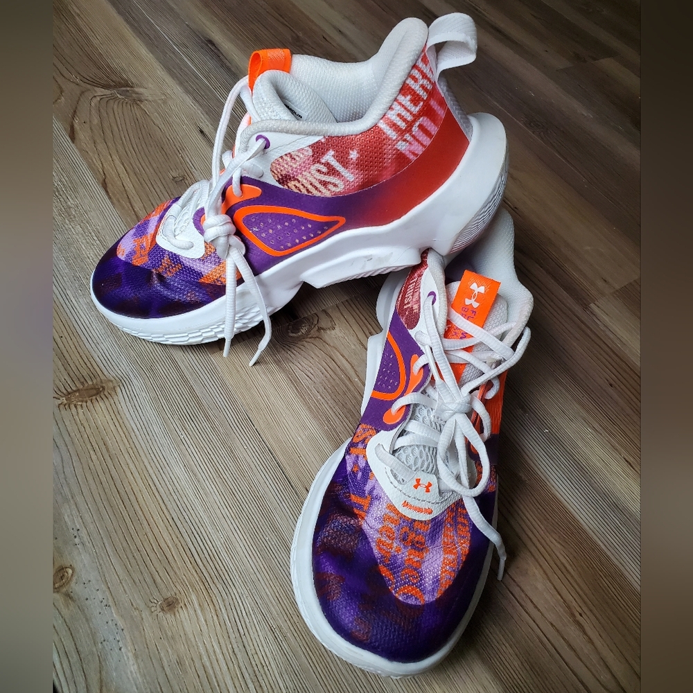 Under Armour Women's 9.5 Flow Breakthru 3 Sneakers in Vibrant Purple and Orange